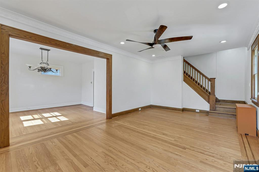 6 Colonial Court