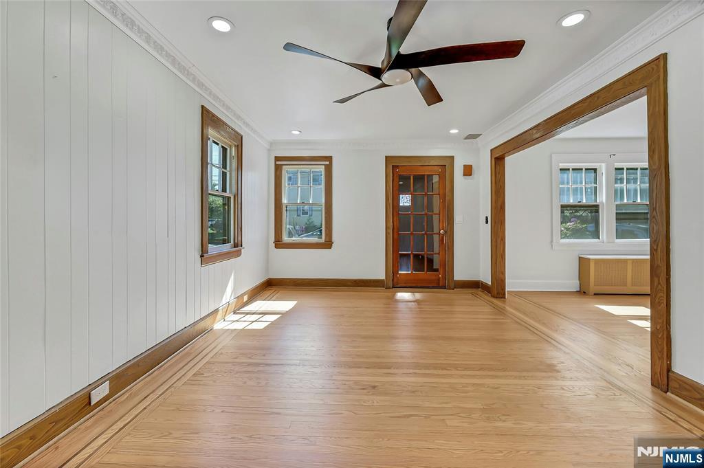 6 Colonial Court