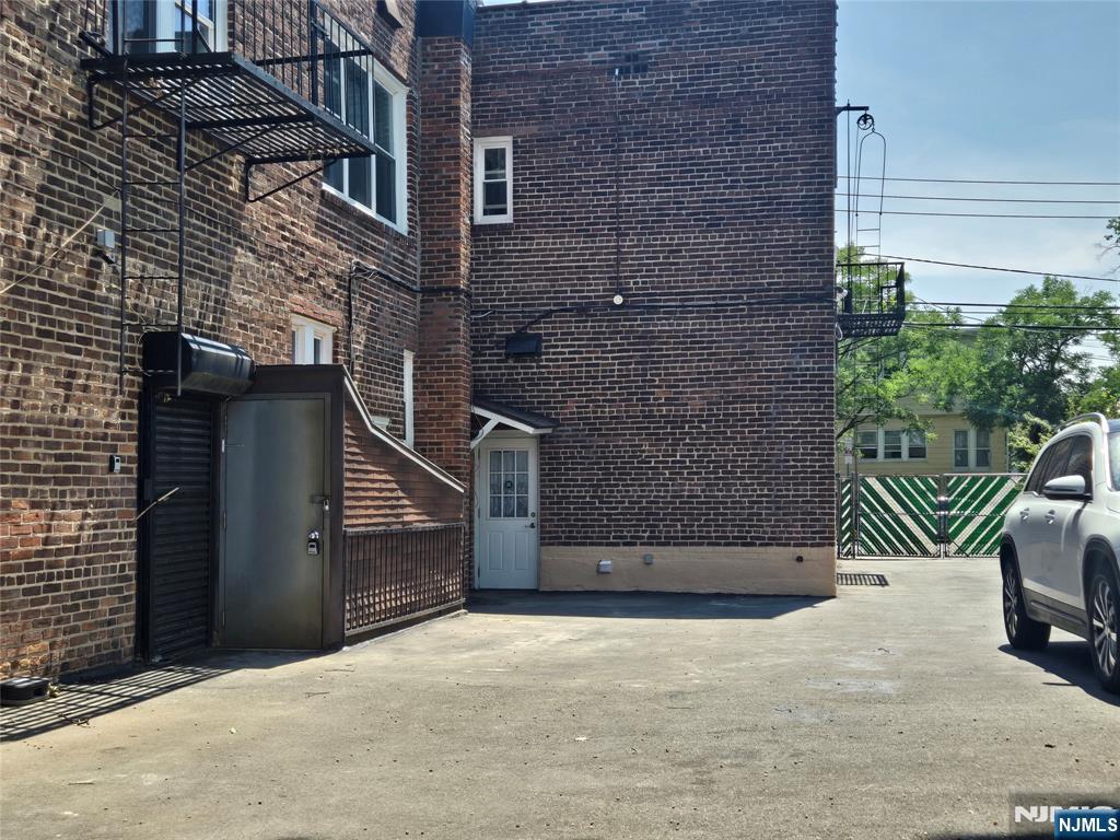839-845 Sanford Avenue