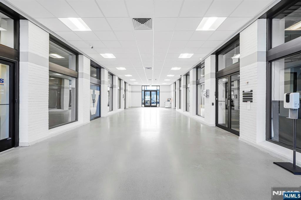 1 Lethbridge Plaza 20