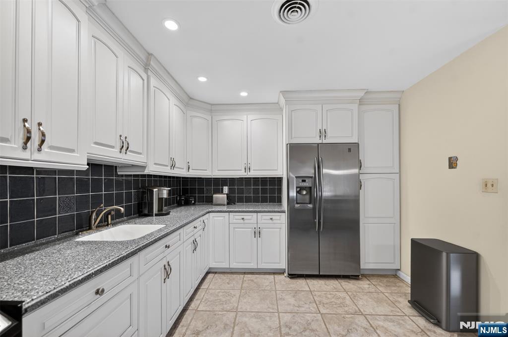 416 Bromley Place 416C