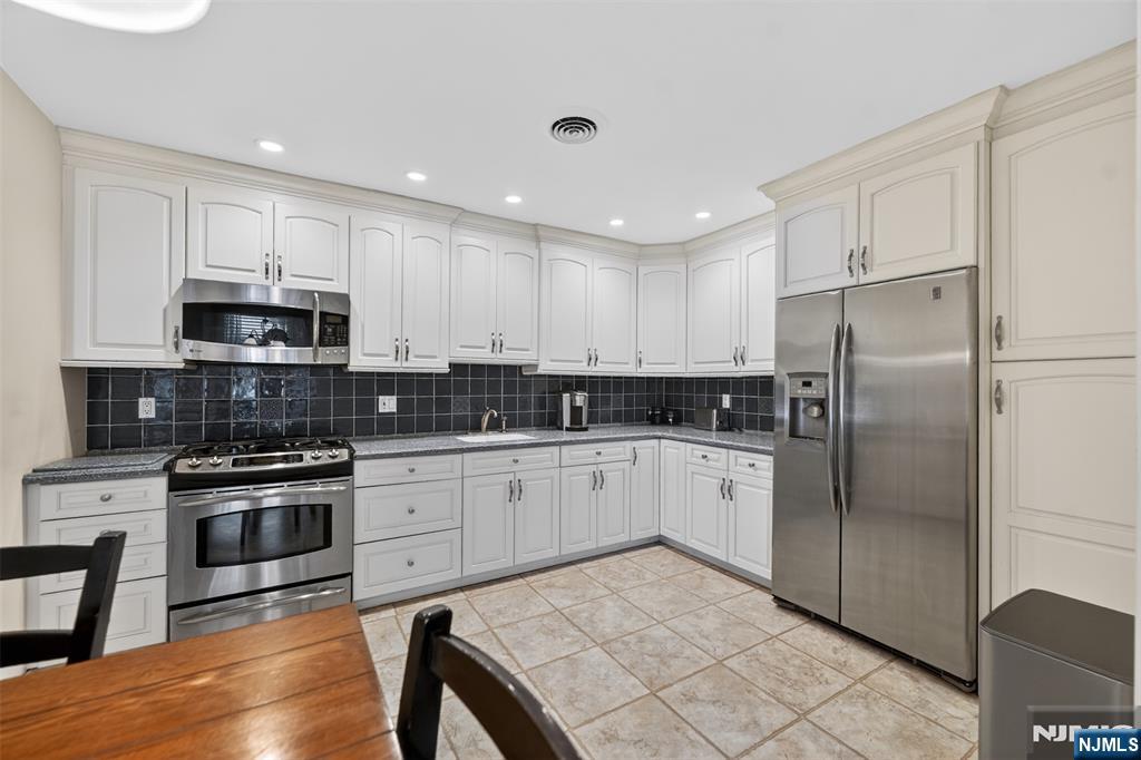 416 Bromley Place 416C