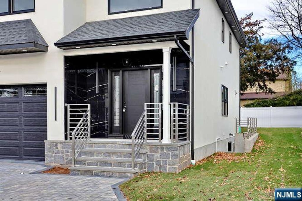 Photo of 21 E Clinton Avenue, Bergenfield, NJ 07621 (MLS # 26001815)