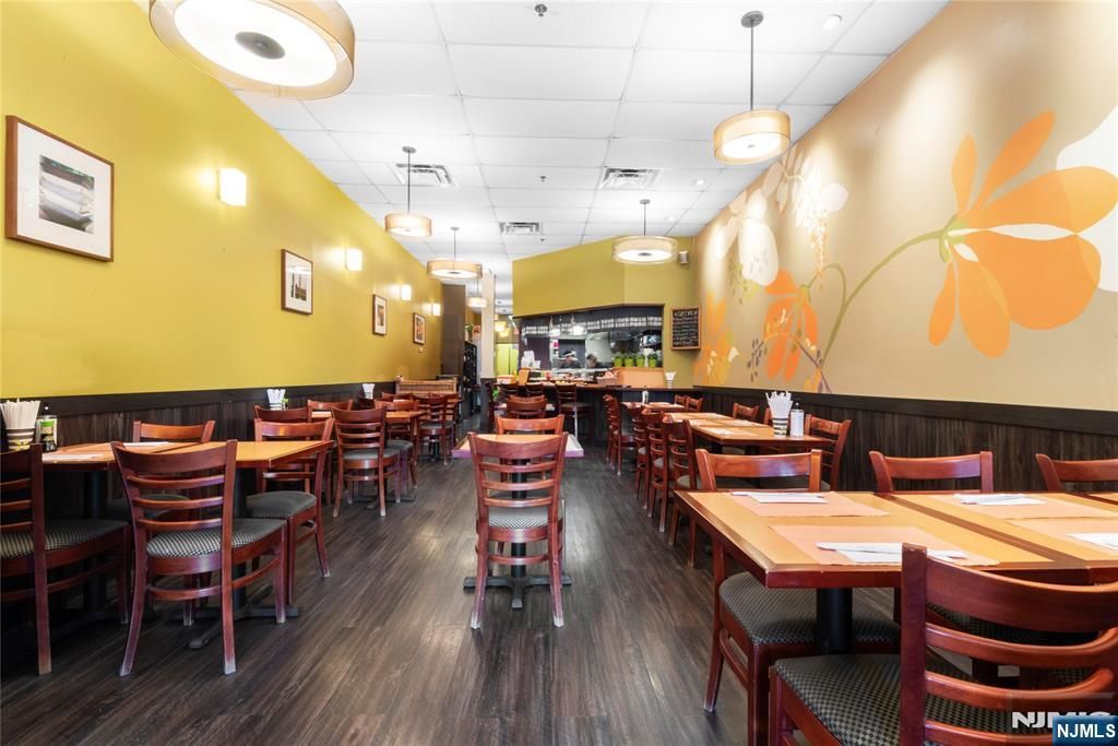 Photo of 856 Franklin Avenue, Franklin Lakes, NJ 07417 (MLS # 25037490)