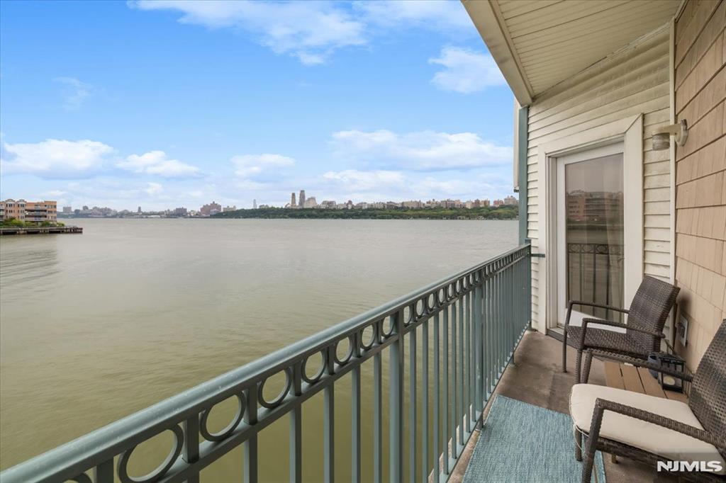 Homes for Sale in Northern NJ | ThisIsRiverEdge.com 106 The Promenade