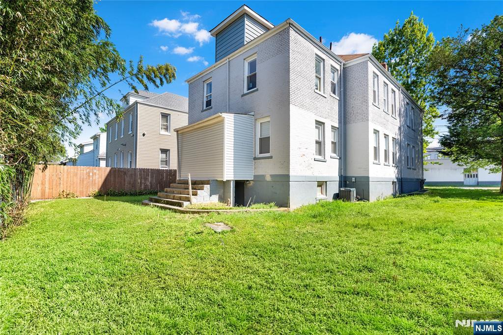 183 Bergen Turnpike