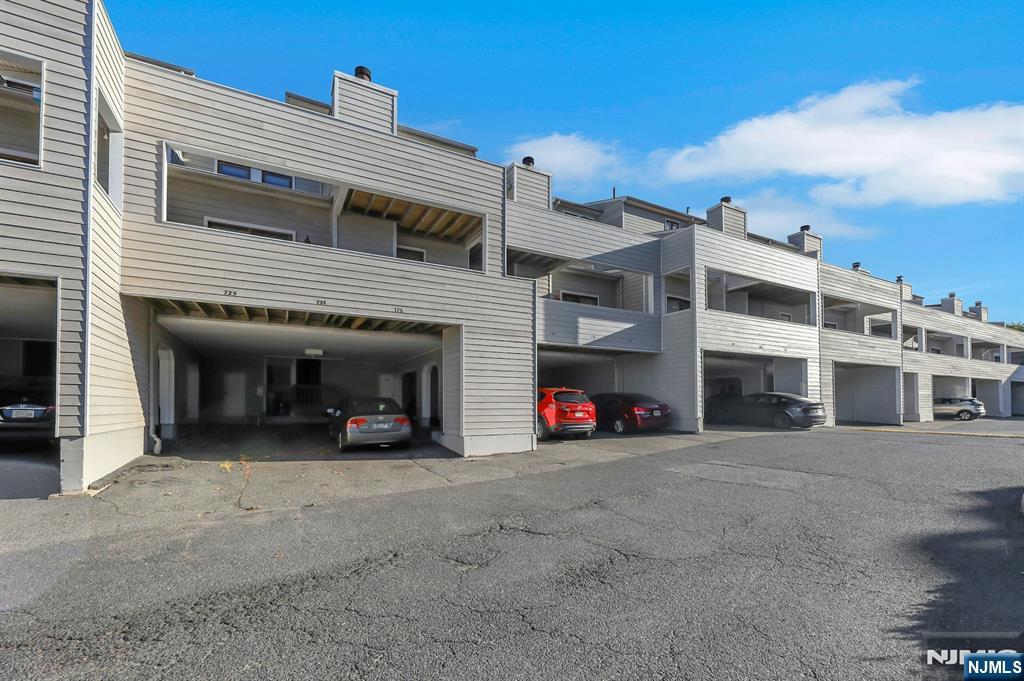 726 Mainsail Lane 726