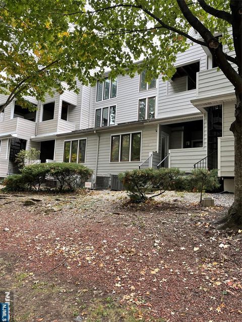 726 Mainsail Lane 726 Secaucus NJ 07094