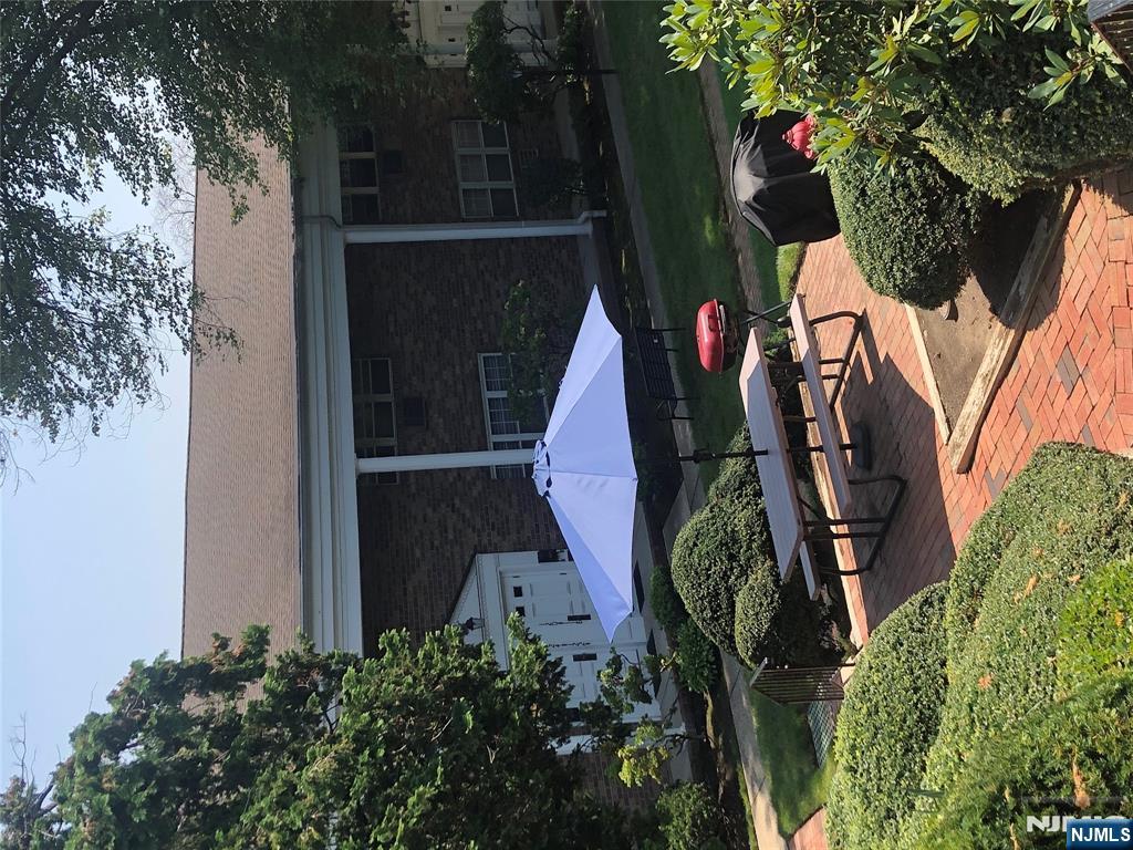 38 E Maple Street 38