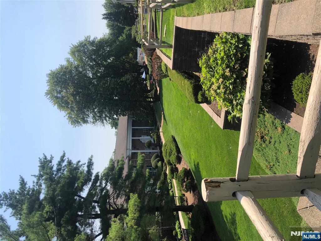 38 E Maple Street 38