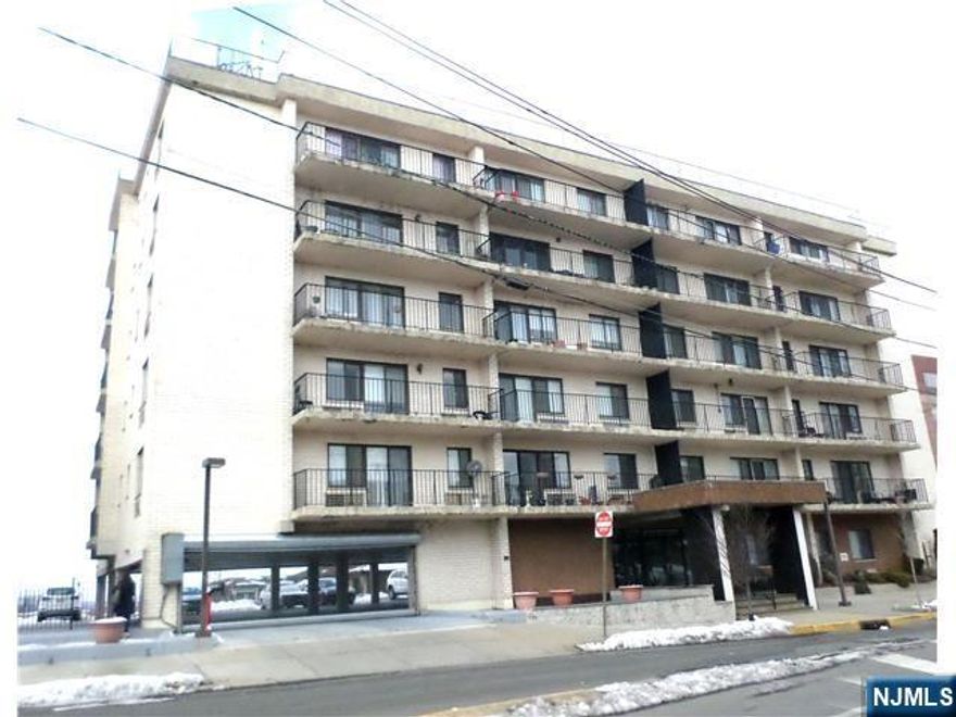 WELL MAINTAINED CLIFF TOWER CONDO. LARGE STUDIO WITH TERRACE. RENOVATED KITCHEN. ONE GATED AND COVERED PARKING INCLUDED IN RENT. EASY ACCESS TO MAJOR HIGHWAYS AND NYC TRANSPORTATION. TENANT PAYS $500 REFUNDABLE MOVE FEE AND $500 NON REFUNDABLE MOVE-IN FEE