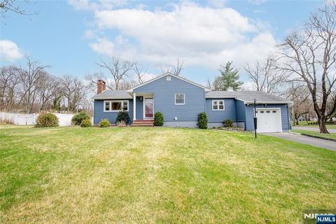 95 Page Drive Oakland NJ 07436