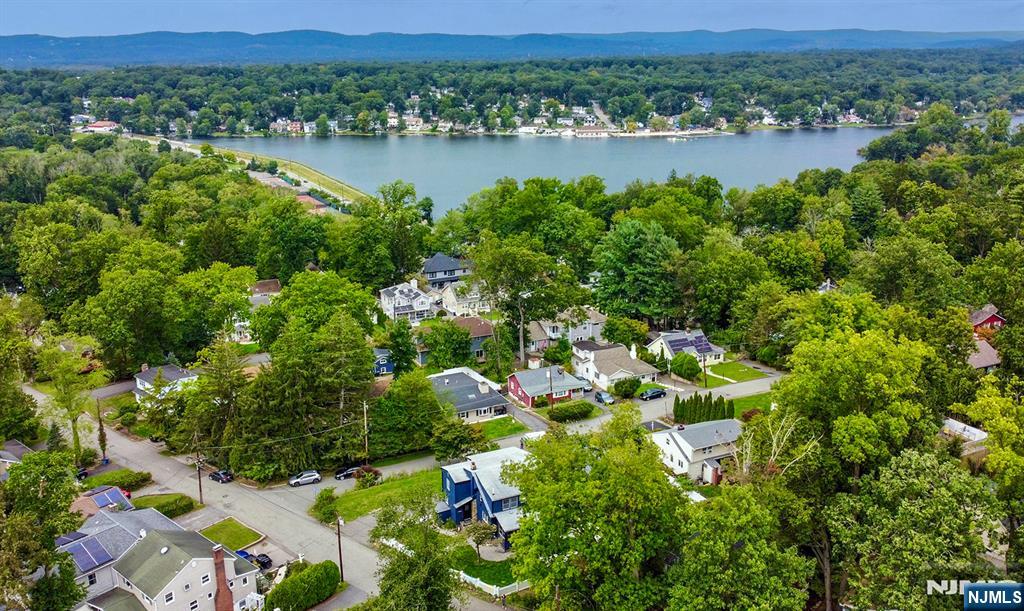 10 Cayuga Trail