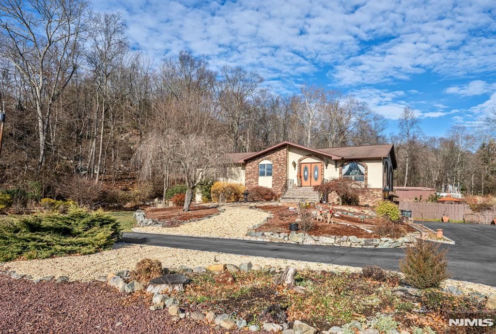 Photo of 174 Conklintown Road, Ringwood, NJ 07456 (MLS # 25042532)