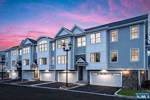 Photo of 110 Mason Court #2G, Haworth, NJ 07641 (MLS # 26014604)