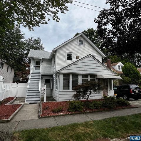 Photo of 195 Pleasant Ave, Bergenfield, NJ 07621 (MLS # 25033716)