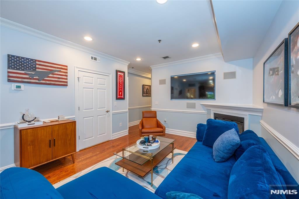 215 Monroe Street 1
