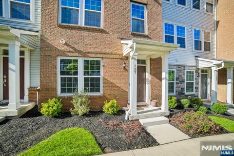 Photo of 127 Truman DR, Wood Ridge, NJ 07075 (MLS # 26041118)