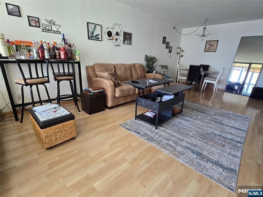 WELCOME TO UNIT 620 AT THE WINSTON TOWERS! THIS SPACIOUS 2 BEDROOM, 1.5 BATH, OFFERS WOOD FLOORS THROUGHOUT, ENTERTAINMENT SPACE AND AN ENCLOSED BALCONY. THE LARGE MASTER SUITE, HAS A FULL BATH WITH SHOWER/TUB AND WALK IN CLOSET. A 2ND BEDROOM AND EAT IN KITCHEN COMPLETE THIS UNIT. UNIT IS PARTIALLY FURNISHED. LAUNDRY AVAILABLE ON ALL FLOORS, & EACH UNIT HAS A PRIVATE SECURED STORAGE UNIT. AMENITIES INCLUDE: 24 HOUR DOORMAN, OUTDOOR POOL, TENNIS COURTS, BASKET BALL COURT, EXERCISE AREA, SPA AND SERVICES, EXPRESS BUS TO CITY. PARKING IS ADDITIONAL: $75/MONTH FOR AN INDOOR SPACE, $125/MONTH, FOR AN INDOOR TANDEM (2 SPACES). BUILDING APPLICATION REQUIRED, & PACKAGE CAN BE OBTAINED AT THE MANAGEMENT OFFICE.