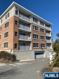 106 Terrace Ave 104, Rochelle Park, New Jersey - 2 Bedrooms  
2 Bathrooms  
4 Rooms - 