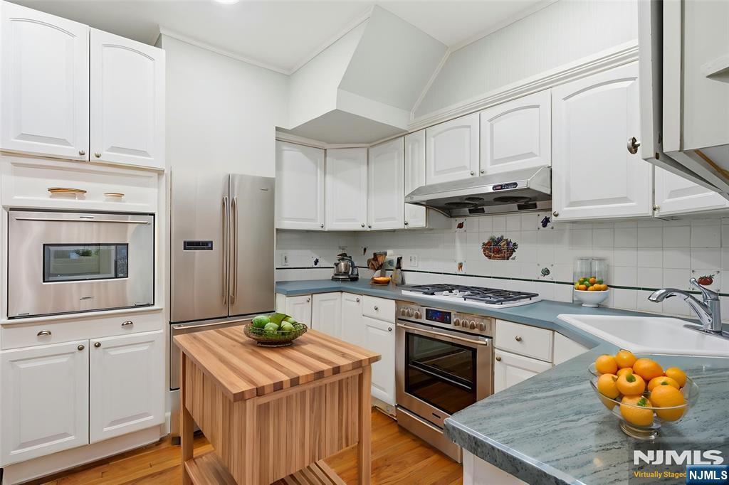 460 New England Terrace