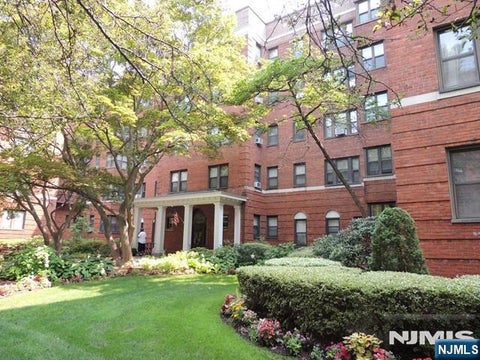 Photo of 100 Prospect AVE #2C, Hackensack, NJ 07601 (MLS # 26039522)