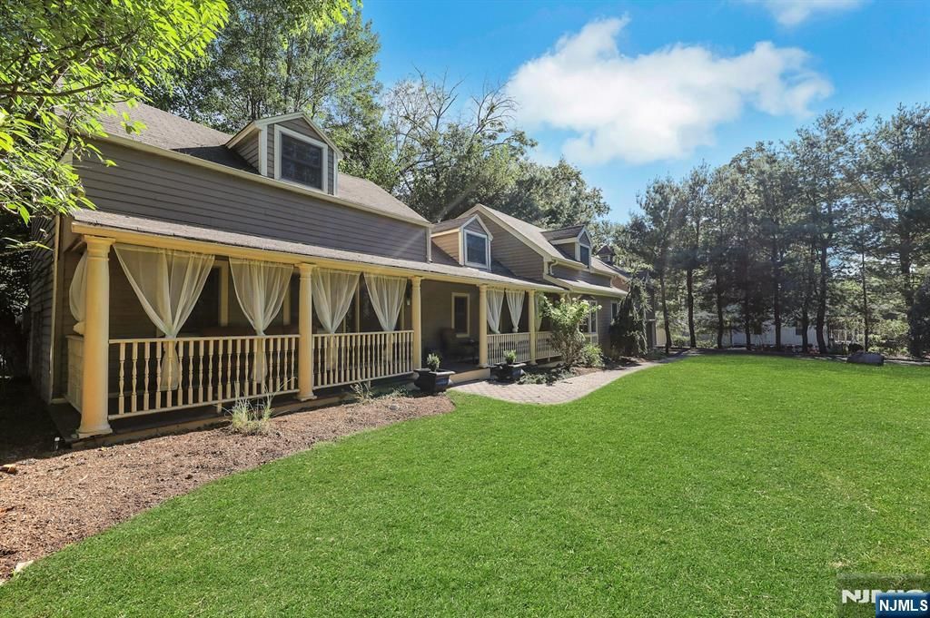 Photo of 7 Snyder Avenue, Ramsey, NJ 07446 (MLS # 25032098)