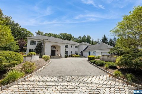 Photo of 3 Rickland Drive, North Caldwell, NJ 07006 (MLS # 25028175)