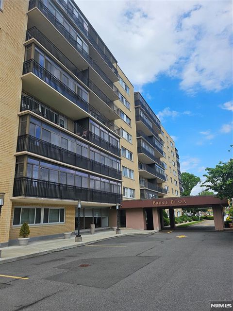 Photo of 2185 Lemoine AVE #3D, Fort Lee, NJ 07024 (MLS # 26021208)
