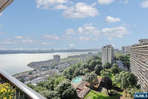Photo of 5 Horizon Road #1403, Fort Lee, NJ 07024 (MLS # 26034549)
