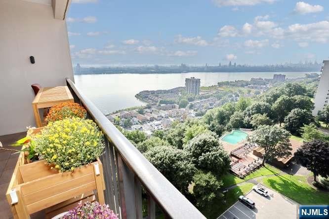 5 Horizon Road 1403