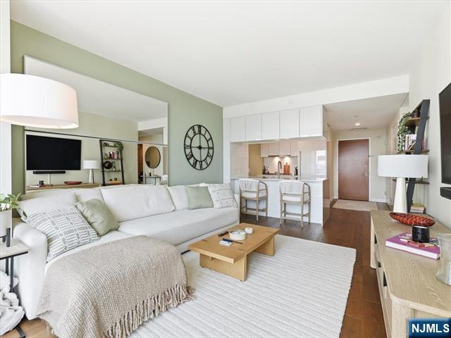 99 Hudson Street 2309