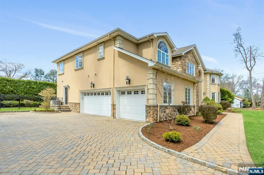 Photo of 103 Ivy Lane, River Vale, NJ 07675 (MLS # 26011883)