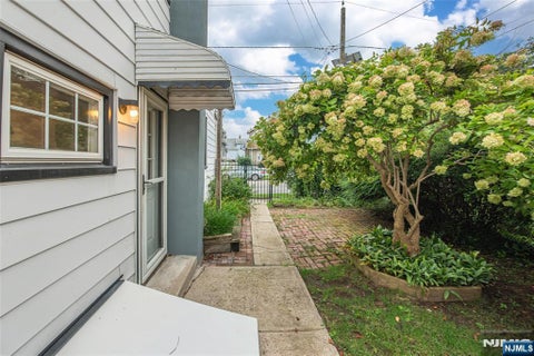 Photo of 200 Valley Brook AVE, Lyndhurst, NJ 07071 (MLS # 26032879)