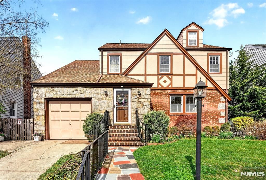 Photo of 68 Ilford Avenue, North Arlington, NJ 07031 (MLS # 26012889)