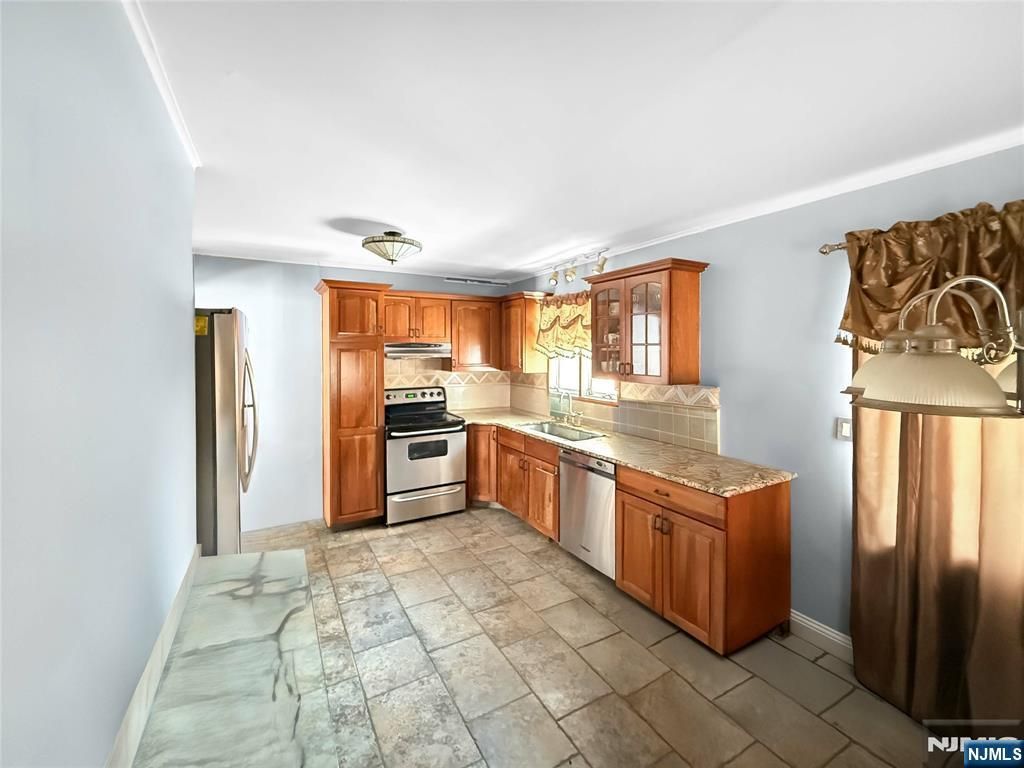 Photo of 40 Pawnee Avenue, Oakland, NJ 07436 (MLS # 26003029)