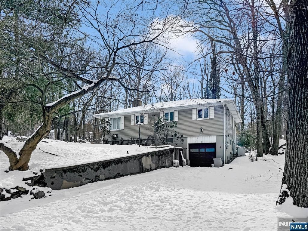 Photo of 40 Pawnee Avenue, Oakland, NJ 07436 (MLS # 26003029)