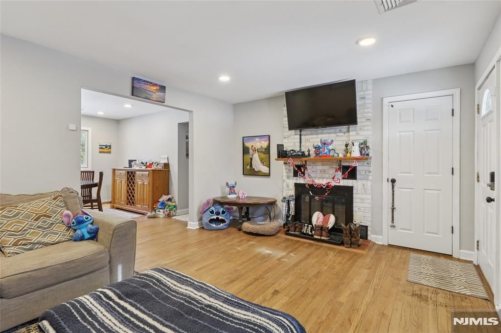 Photo of 51 Sicomac Road, North Haledon, NJ 07508 (MLS # 26005969)