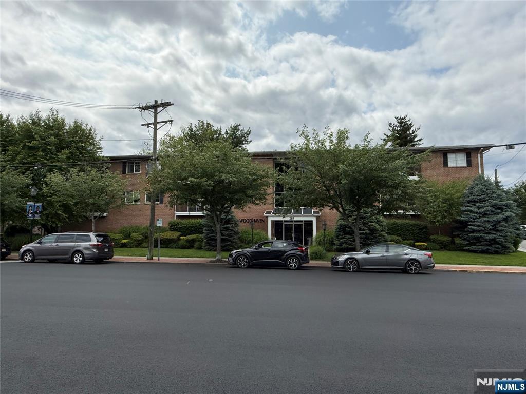 Rental Property at 289 Valley Blvd 2-B, Wood Ridge, New Jersey - Bedrooms: 1 
Bathrooms: 1 
Rooms: 4  - $2,300 MO.