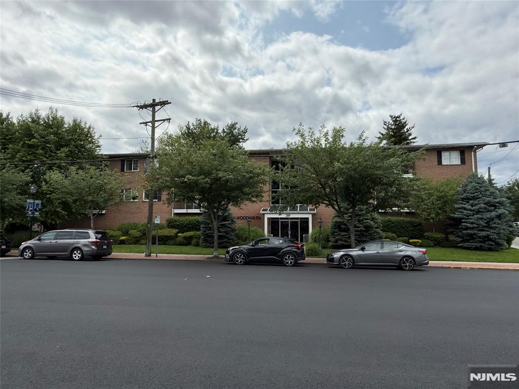 Photo 1 of 289 Valley Blvd 2-B, Wood Ridge, New Jersey, $2,300, Web #: 325019911