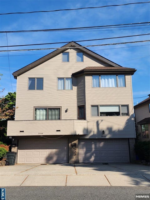 Photo of 2408 2nd Street, Fort Lee, NJ 07024 (MLS # 26026339)