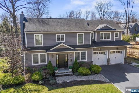 46 Sussex Road, Tenafly, NJ 07670 - MLS#: 25009519