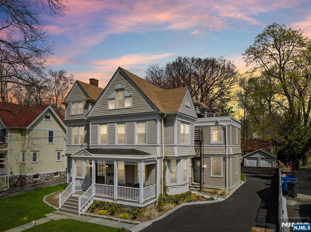 Rental Property at 69 E Clinton A, Tenafly, New Jersey - Bedrooms: 2 
Bathrooms: 2 
Rooms: 5  - $3,300 MO.
