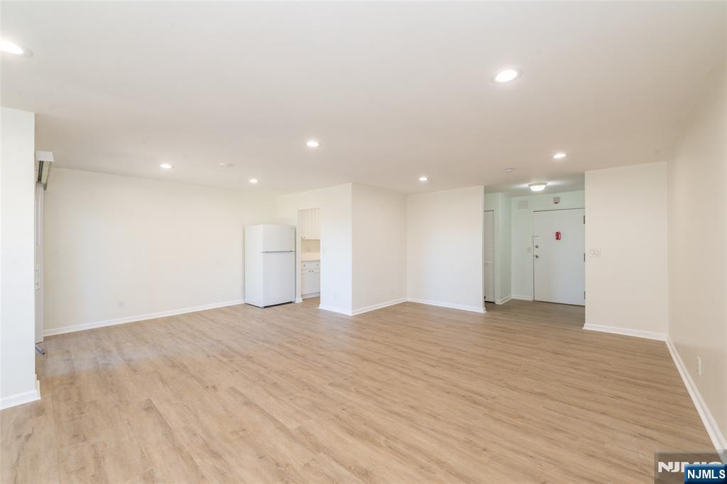 1111 River Road G5