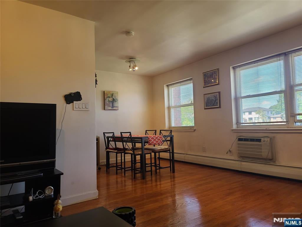 2200 Center Avenue E6