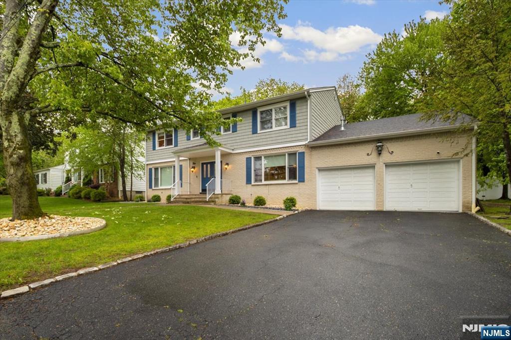 Property for Sale at 4 Forest Drive, West Orange, New Jersey - Bedrooms: 4 
Bathrooms: 4 
Rooms: 19  - $999,000