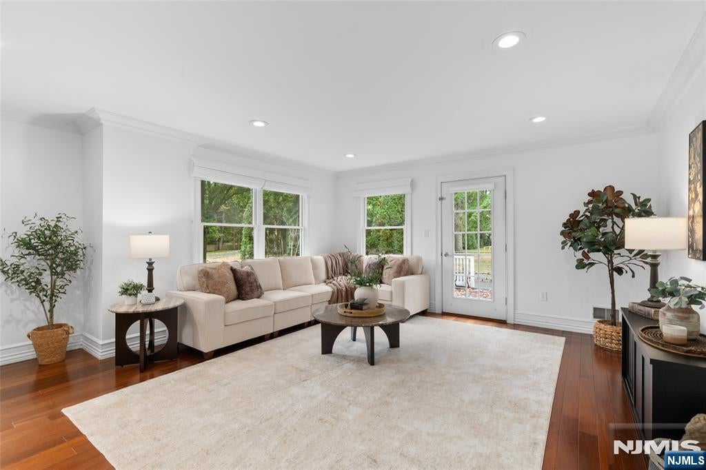 352 Westfield Avenue