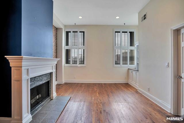 167 Wayne Street 403T