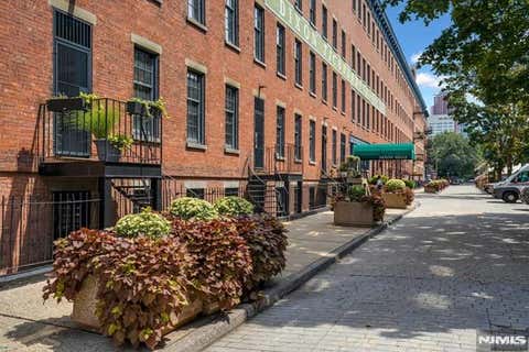 Photo of 167 Wayne Street #403T, Jersey City, NJ 07302 (MLS # 26028185)