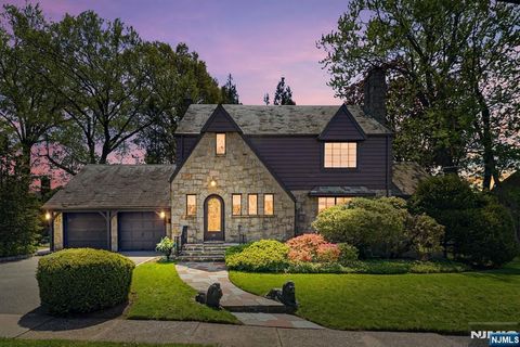 Photo of 14 Elmwood Terrace, Elmwood Park, NJ 07407 (MLS # 26015132)